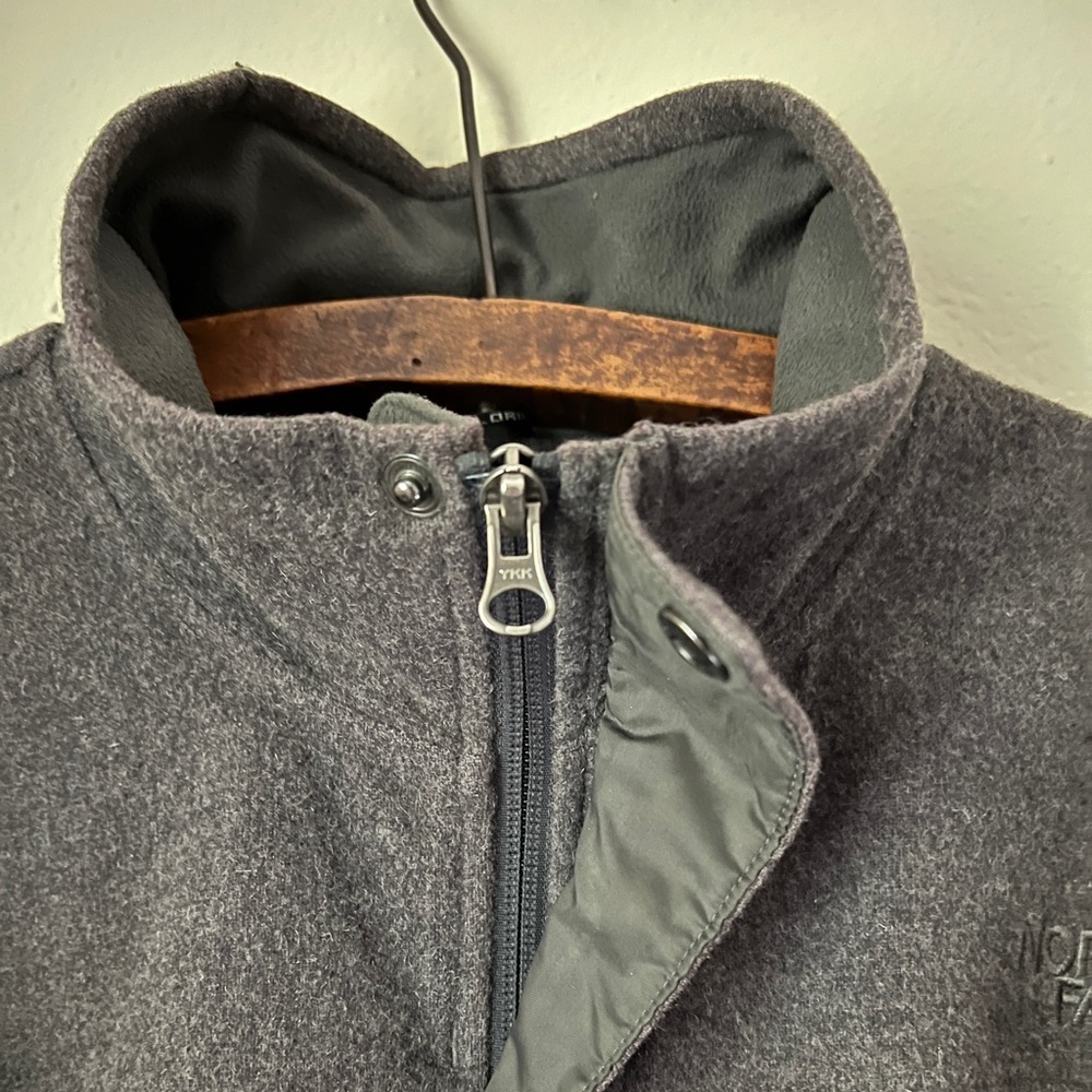 The North Face Wool Gray Vintage Jacket with Striped Lining Zip Up Collared L - Picture 4 of 17